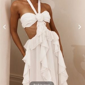 SANTIAGO CUT-OUT RUFFLE MAXI DRESS WHITE- Selfie Leslie. NEW WITH TAGS.
